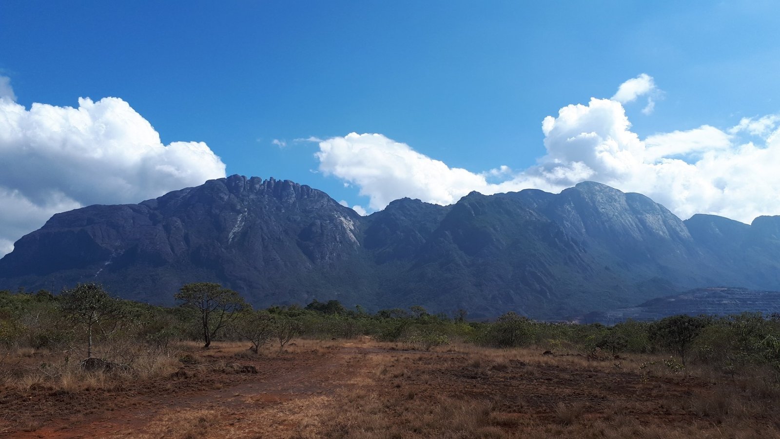 Chapada- de -Canga-conheca-catas-alts